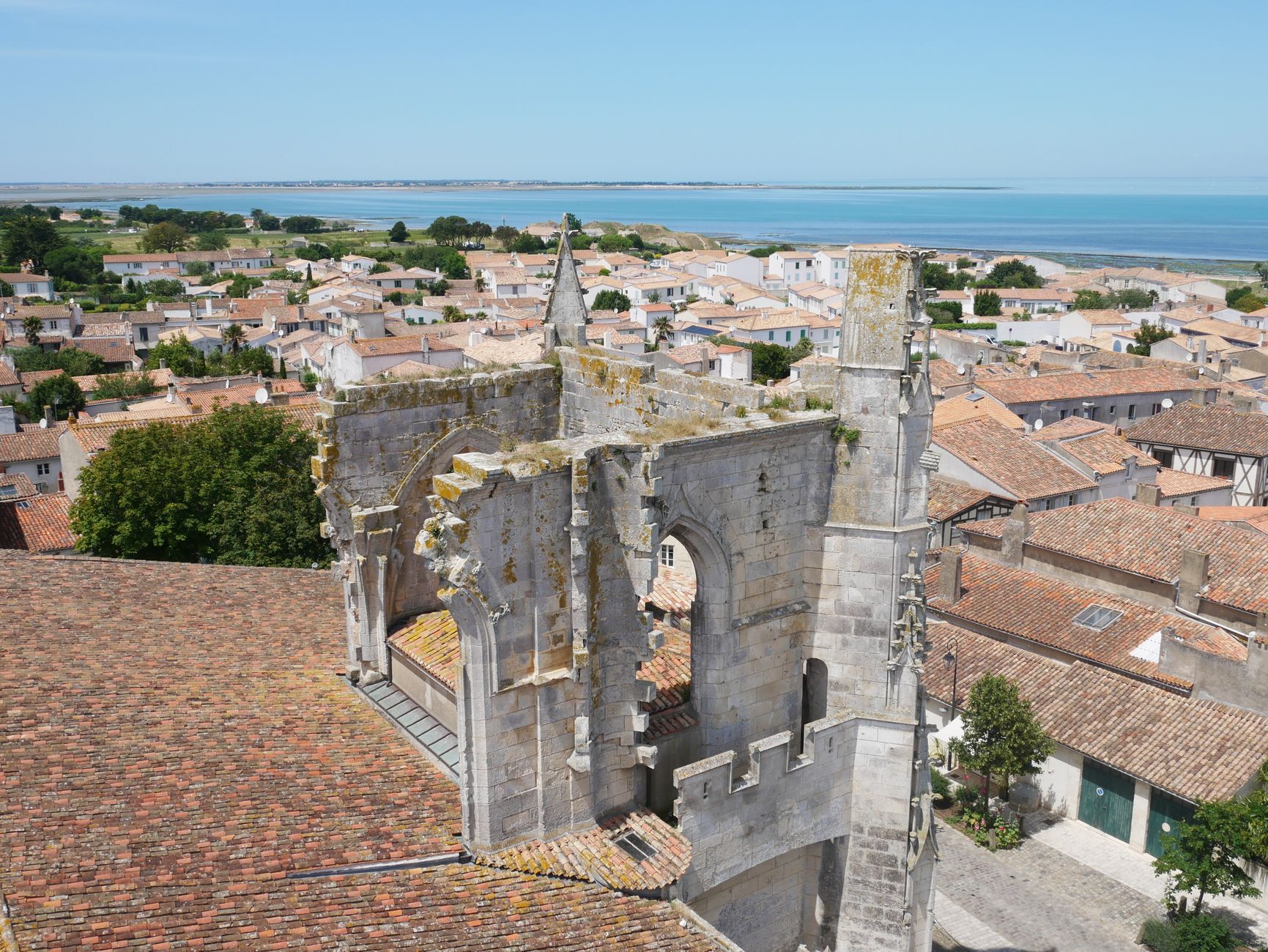 Bâchage de toiture équipe à Saint-André